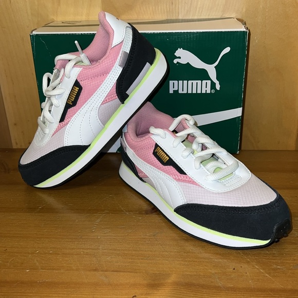 Puma Future Rider Bouquet PS Girl’s Shoes NIB - Picture 2 of 3